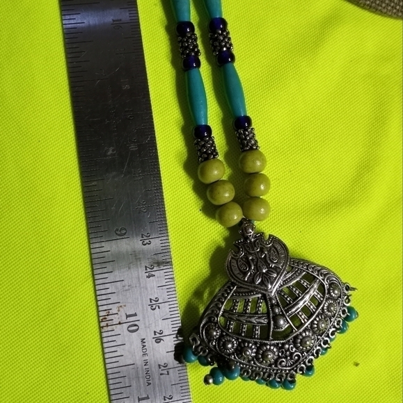 Silvertone blue green beaded necklace - Picture 2 of 6
